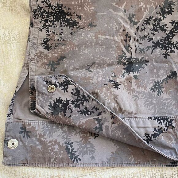 Lucy Gray/Black Camo Tree Pattern Cargo Hiking Outdoor Camping Shorts XS VGUC! - Picture 3 of 11